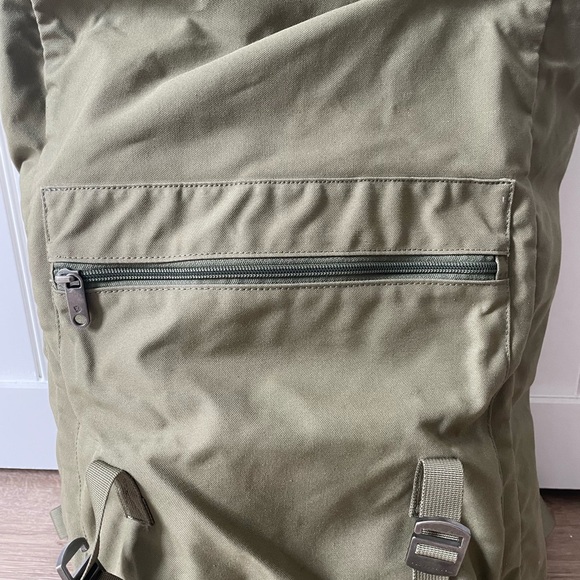 Fjallraven Backpack Unisex - like new! - Picture 6 of 8